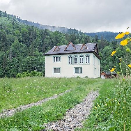 Schedryk Hotel Mykulychyn Buitenkant foto